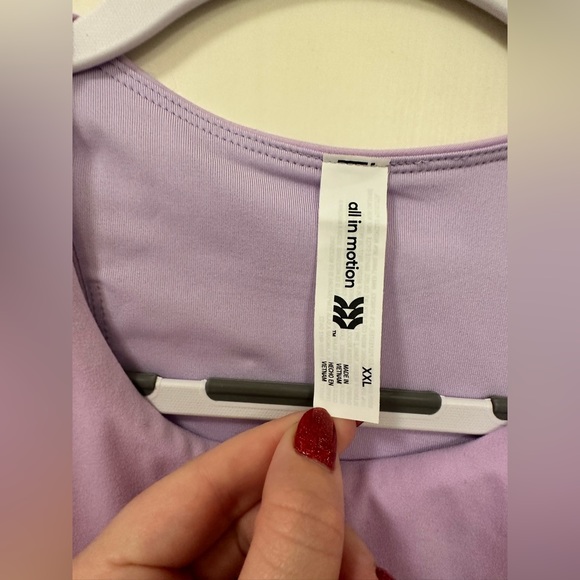 All in Motion cropped workout tank - Picture 3 of 4